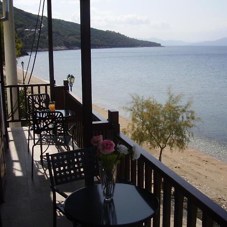 Sunset Suites Lefókasztro Kültér fotó