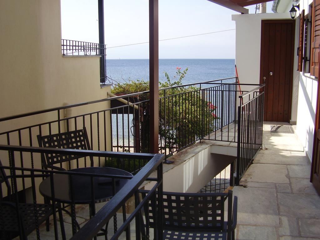 Sunset Suites Lefókasztro Kültér fotó