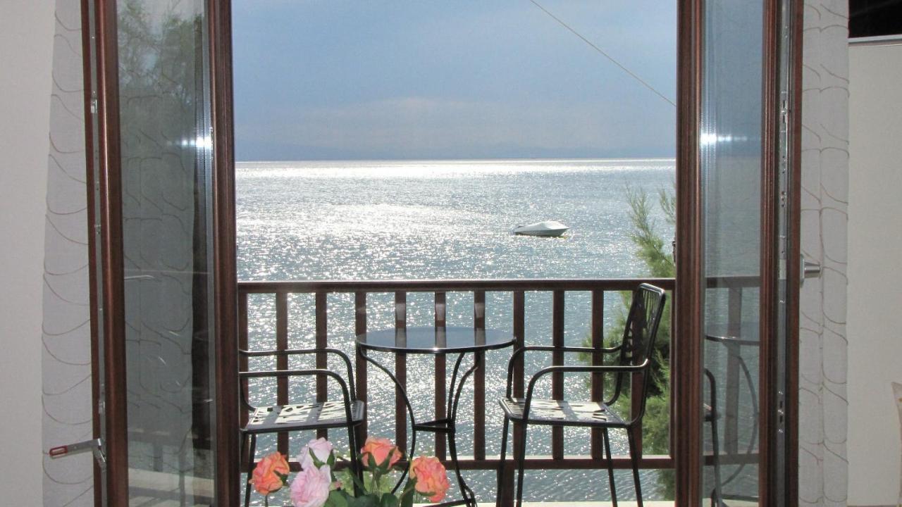Sunset Suites Lefókasztro Kültér fotó