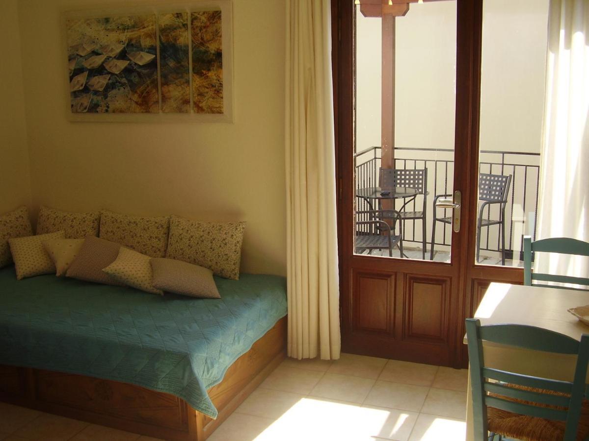 Sunset Suites Lefókasztro Kültér fotó